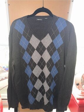 XL Claiborne Men’s Black V-Neck Argyle Sweater with Blue & Gray Diamonds